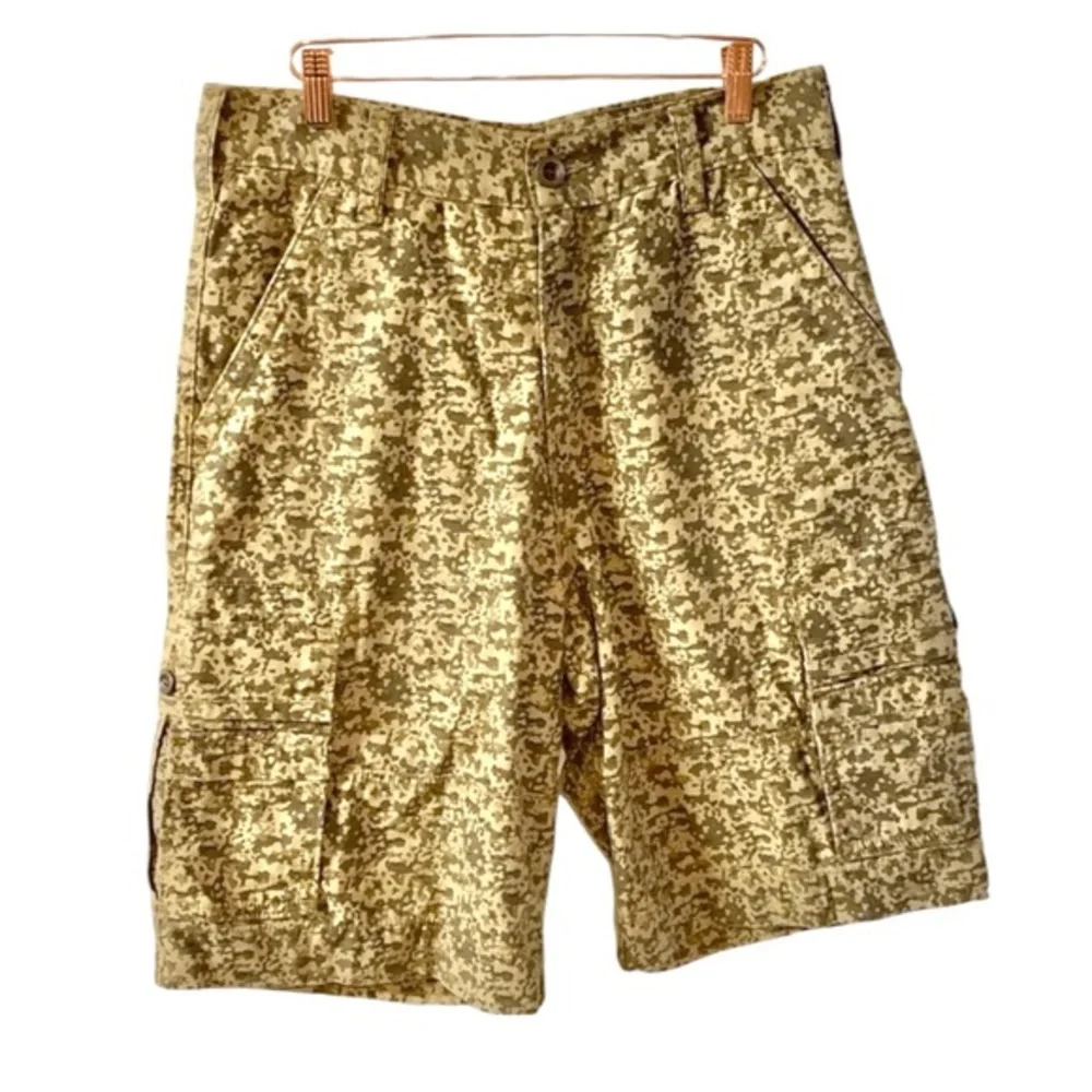 Levi's Digital Camo Cargo Shorts‎ Mens Size 30 Tactical Utility Outdoors Hunting